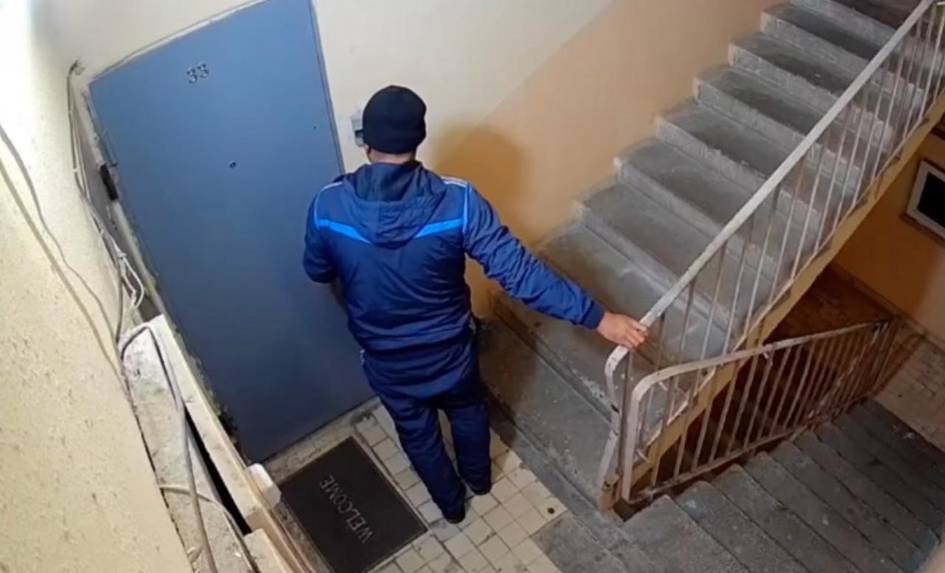 Toshkentda ko‘p qavatli uyda eshiklarni kuch bilan ochishga uringan erkak 10 sutkaga qamaldi